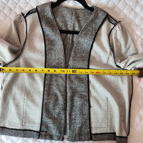 NWT J.Crew 365 open front unlined blazer, XL. Cute detail at the shoulder - Picture 3 of 16